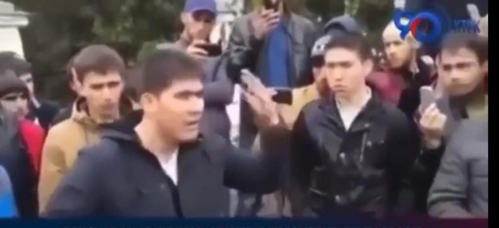 таджикский гражданин. граждан таджикистана работающих. таджикские мигранты. таджикские мигранты. студенты из таджикистана.